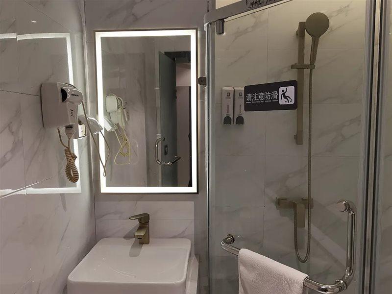 7Days Inn Huaihua Train Station Square Экстерьер фото