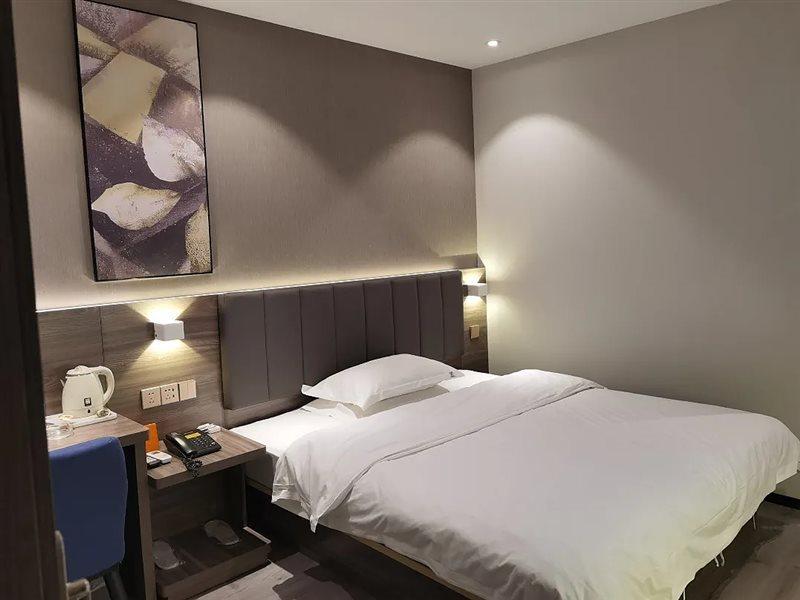 7Days Inn Huaihua Train Station Square Экстерьер фото