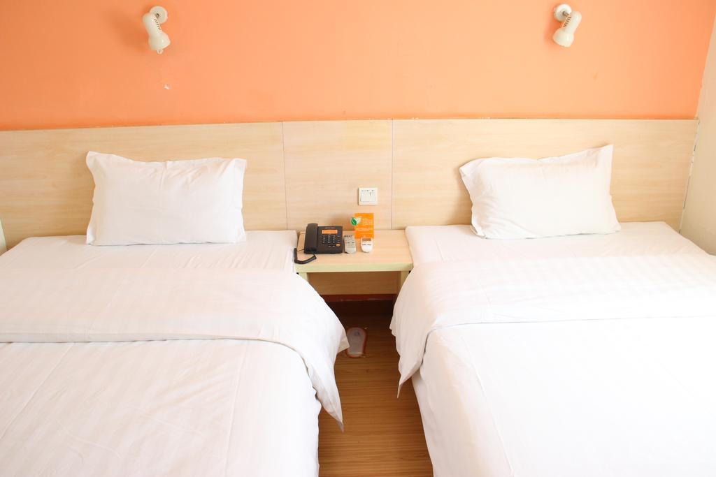 7Days Inn Huaihua Train Station Square Экстерьер фото