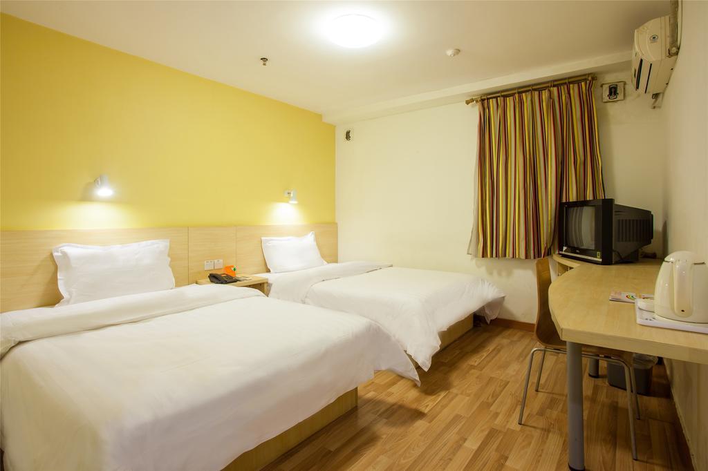 7Days Inn Huaihua Train Station Square Экстерьер фото